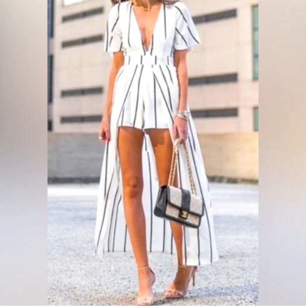 Maxi romper white and black **low price I want to get rid of it***